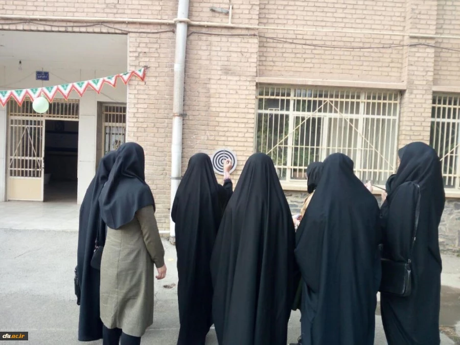 به مناسبت هفته تربیت بدنی:

  برگزاری مسابقات ورزشی در پردیس شهید باهنر استان همدان