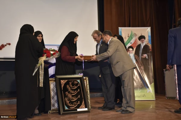 مراسم تکریم و معارفه سرپرست واحد بنت الهدی صدر فردوس برگزار شد
تکریم دینا یوسفی و معرفی حمیده خادمی 2