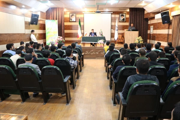 رییس دانشگاه فرهنگیان در بازدید از پردیس ها و مراکز استان فارس تاکید کرد:

حمایت از فعالیت های فرهنگی با محوریت دانشجومعلمان و پیگیری مسائل مرتبط با اعضاء هیئت علمی و کارکنان 2