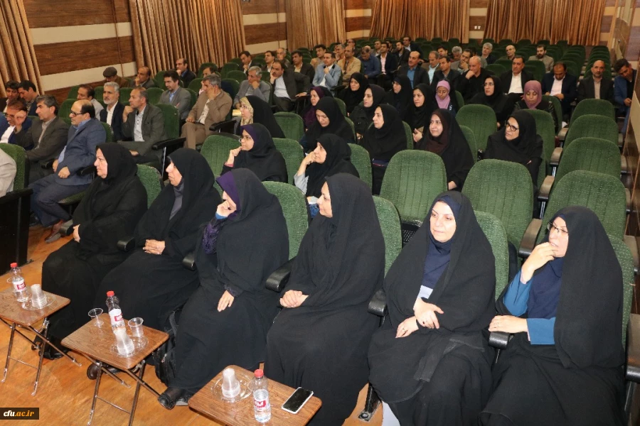 رییس دانشگاه فرهنگیان در بازدید از پردیس ها و مراکز استان فارس تاکید کرد:

حمایت از فعالیت های فرهنگی با محوریت دانشجومعلمان و پیگیری مسائل مرتبط با اعضاء هیئت علمی و کارکنان 3