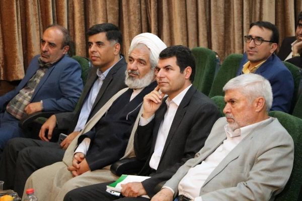 رییس دانشگاه فرهنگیان در بازدید از پردیس ها و مراکز استان فارس تاکید کرد:

حمایت از فعالیت های فرهنگی با محوریت دانشجومعلمان و پیگیری مسائل مرتبط با اعضاء هیئت علمی و کارکنان 4