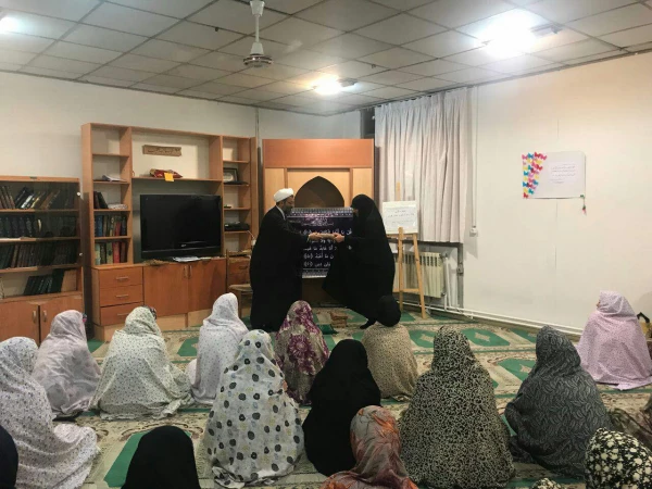 در مرکز آموزش عالی حضرت فاطمه (س) قائمشهر برگزار شد:
شب خاطره گویی سفر دانشجویی کاروان پیاده اربعین به کربلای معلی