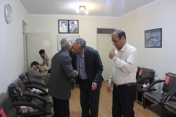 اهدا 92 جلد کتاب به کتابخانه پردیس شهید مقصودی همدان به ارزش دو میلیون تومان از جانب خانواده مرحوم حاج تقی فرح پور