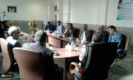جلسه مشورتی دکتر نیک پناه سرپرست دانشگاه فرهنگیان استان سیستان وبلوچستان با روسای سابق مراکز تربیت معلم استان 