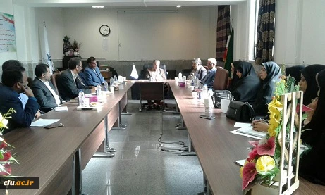 جلسه مشورتی دکتر نیک پناه سرپرست دانشگاه فرهنگیان استان سیستان وبلوچستان با روسای سابق مراکز تربیت معلم استان 