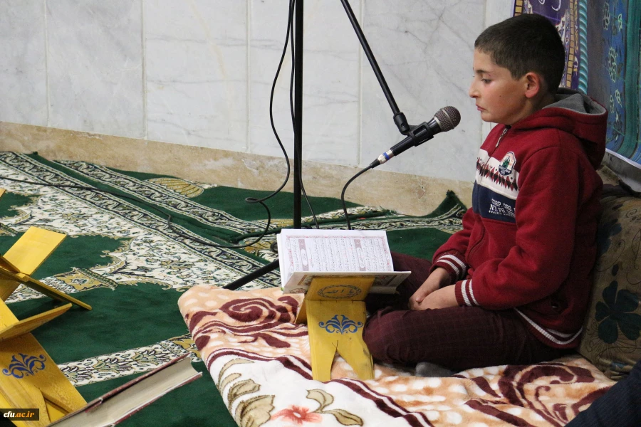 مراسم شبی با قرآن با حضور قاری ممتاز کشوری حجت الاسلام والمسلمین محمدی در نمازخانه پردیس امام محمد باقر(ع) با حضور گسترده دانشجویان برگزار شد. 2