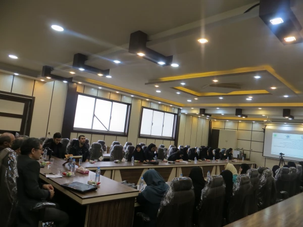 پردیس بنت الهدی صدر دانشگاه فرهنگیان گیلان با همکاری  انجمن علمی جغرافیاو برنامه ریزی روستایی استان گیلان نشست تخصصی برگزار کردند. 3