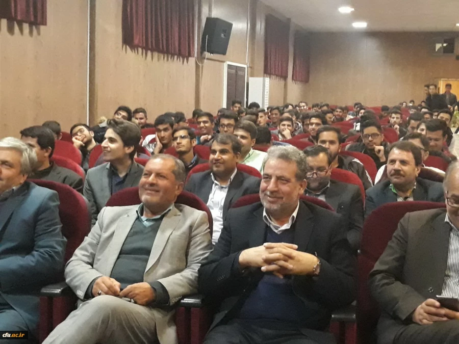 دکتر صفر زاده در همایش هم اندیشی مشاوره و سلامت در پردیس امام محمدباقر بیان کرد:

اهمیت مشاوره بر کسی پوشیده نیست