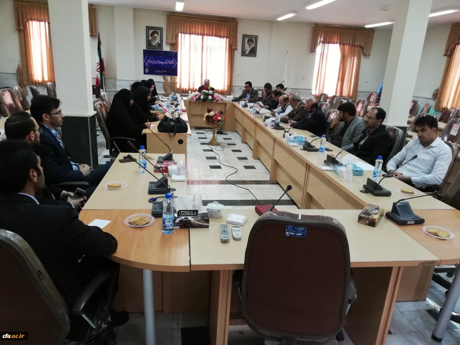 پنجمین نشست ستاد نکوداشت صدمین سال تاسیس تربیت معلم در اراک برگزار شد. 3