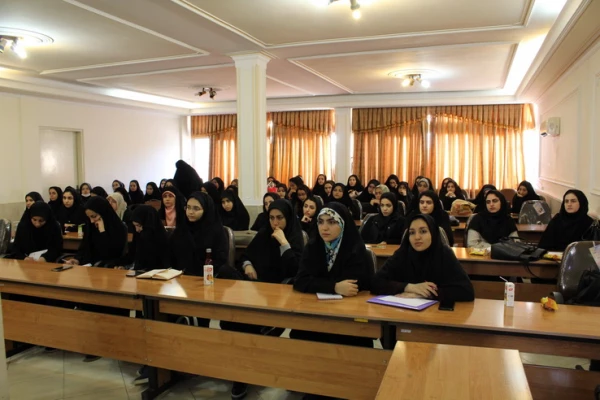 برگزاری نشست علمی- تخصصی بررسی محتوای کتب جدید التالیف پایه های ابتدایی دردانشگاه فرهنگیان استان قزوین 3