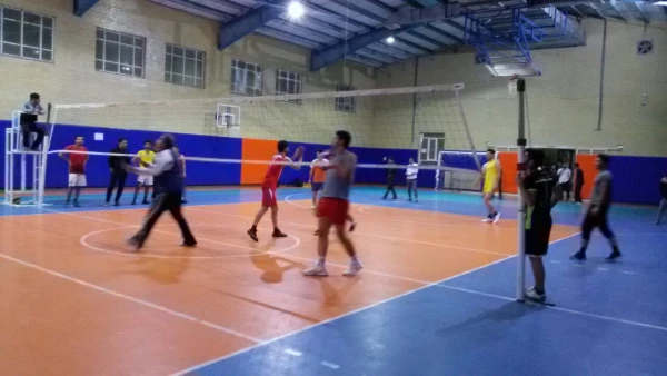 به مناسبت هفته تربیت بدنی: 

مسابقات ورزشی در پردیس علامه طباطبایی لرستان برگزار شد