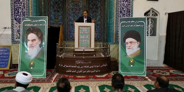 سخنرانی دکتر نیک پناه مدیریت امور پردیسهای دانشگاه فرهنگیان استان قبل از خطبه های نماز جمعه شهرستان خاش