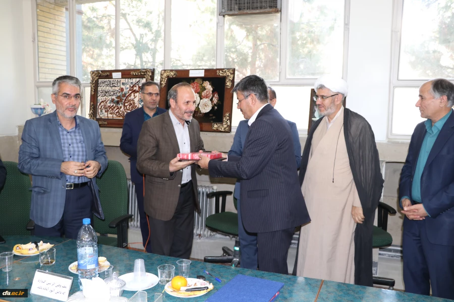 سرپرست دانشگاه فرهنگیان استان اصفهان در مراسم تکریم و معارفه معاون توسعه منابع و امور دانشجویی :

مسئولیت ها آزمایش الهی و فرصتی برای خدمت هستند .