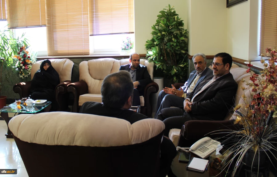 دیدار سرپرست مدیریت امور پردیس های استان قم با سید محمدرضاهاشمی سرپرست استانداری استان قم