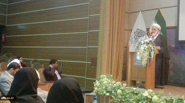 نشست تخصصی بانوان تشیع و تسنن با موضوع  " نقش بانوان تشیع و تسنن در پیروزی و تداوم انقلاب اسلامی ایران "، با حضور حضرت آیت الله  سلیمانی نماینده ولی فقیه وامام جمعه زاهدان
