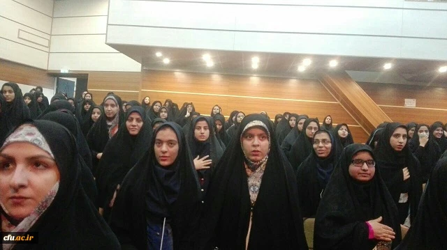 نشست تخصصی بانوان تشیع و تسنن با موضوع  " نقش بانوان تشیع و تسنن در پیروزی و تداوم انقلاب اسلامی ایران "، با حضور حضرت آیت الله  سلیمانی نماینده ولی فقیه وامام جمعه زاهدان