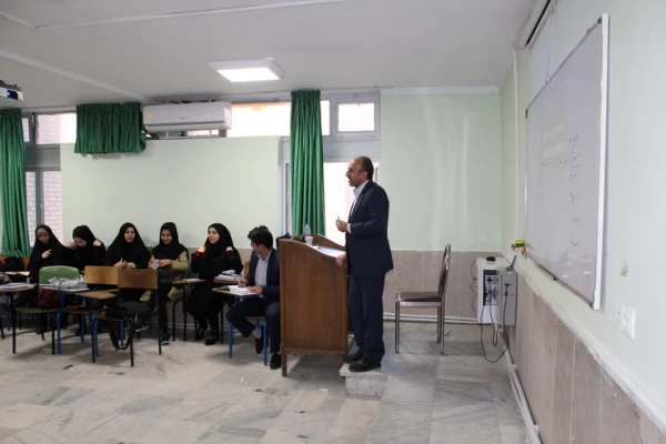 برگزاری کارگاه مشاوره باموضوع هدایت تحصیلی درپردیس بنت الهدی صدر قزوین 7