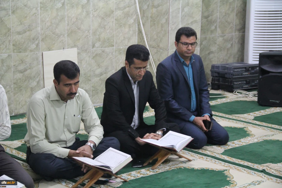 محفل نورانی انس با قرآن کریم در پردیس شهید بهشتی هرمزگان
 4