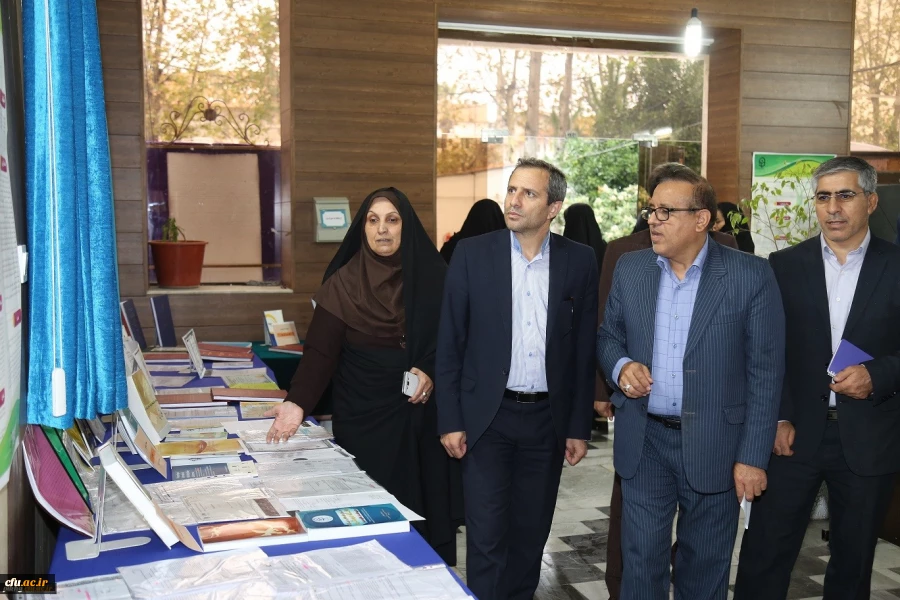 با حضور معاون پژوهش و فناوری دانشگاه فرهنگیان در دانشگاه فرهنگیان گلستان برگزار شد:

همایش منطقه ای کارورزی، توسعه شایستگی های حرفه ای 2