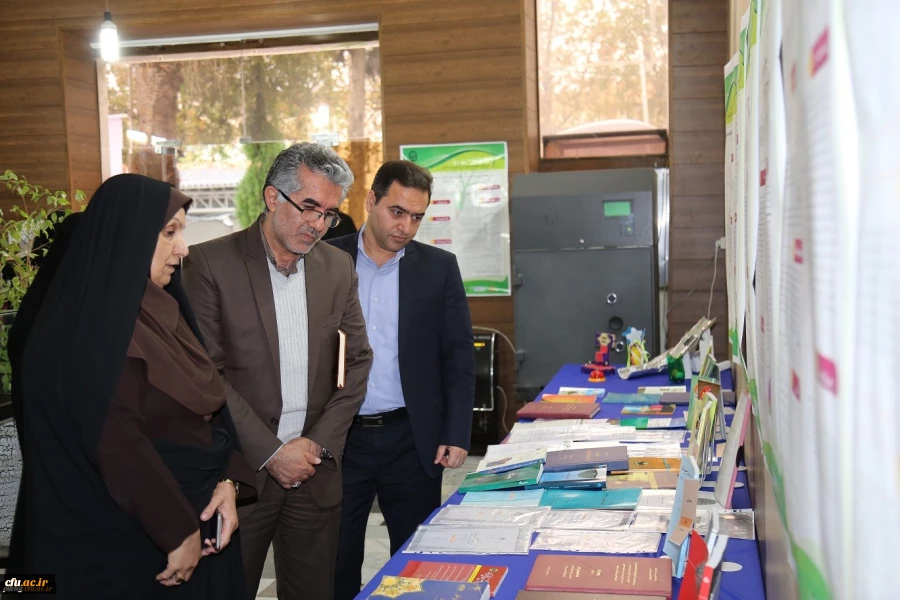 با حضور معاون پژوهش و فناوری دانشگاه فرهنگیان در دانشگاه فرهنگیان گلستان برگزار شد:

همایش منطقه ای کارورزی، توسعه شایستگی های حرفه ای 6