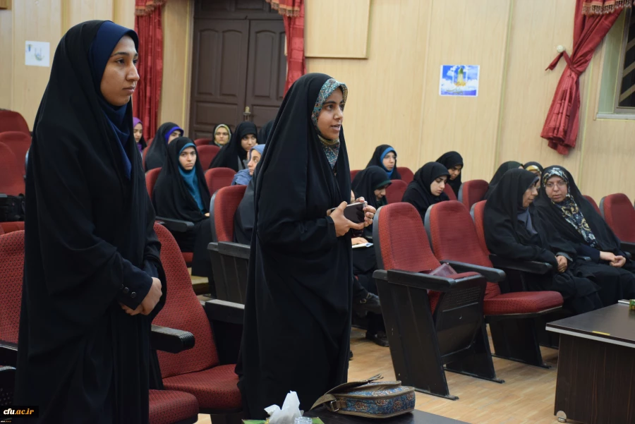 نشست خانم  دکتر کاوه مدیر کل امور اجتماعی دانشگاه فرهنگیان با دانشجویان پردیس شهید باهنر فارس 6
