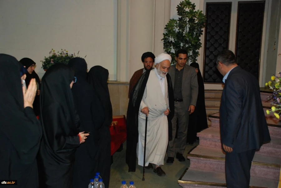 تیتر: برگزاری نشست اخلاق معلمی از دیدگاه حجت الاسلام محسن قرائتی