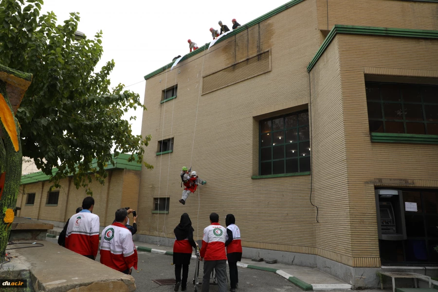 در مراسم انعقاد تفاهم نامه همکاری دانشگاه فرهنگیان و سازمان جوانان جمعیت هلال احمر عنوان شد:

اهمیت دانشگاه فرهنگیان به سبب تربیت معلمان آینده برای آموزش های هلال احمر دو چندان است 
 5