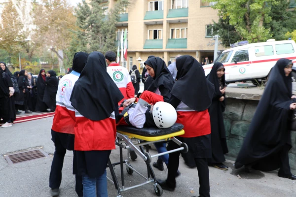 در مراسم انعقاد تفاهم نامه همکاری دانشگاه فرهنگیان و سازمان جوانان جمعیت هلال احمر عنوان شد:

اهمیت دانشگاه فرهنگیان به سبب تربیت معلمان آینده برای آموزش های هلال احمر دو چندان است 
 6