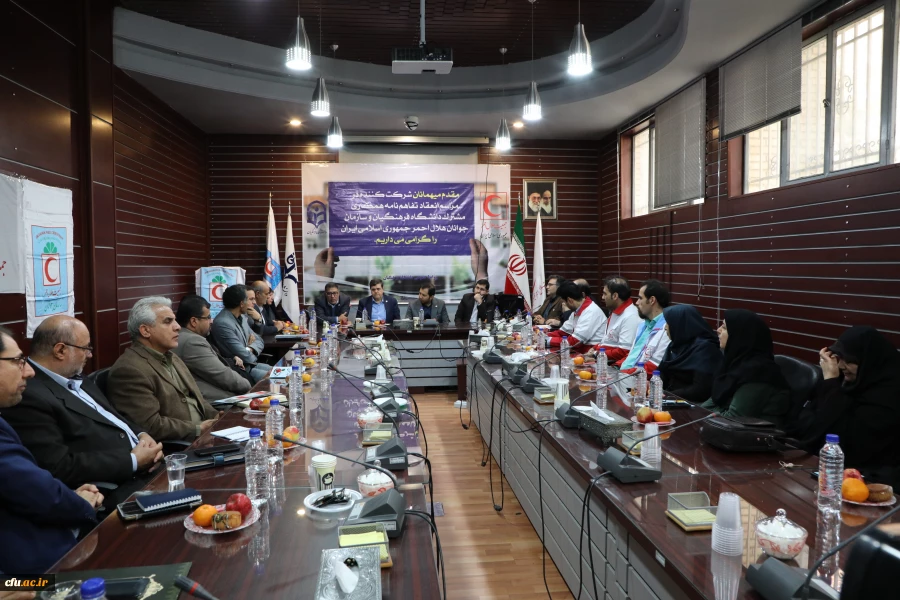 در مراسم انعقاد تفاهم نامه همکاری دانشگاه فرهنگیان و سازمان جوانان جمعیت هلال احمر عنوان شد:

اهمیت دانشگاه فرهنگیان به سبب تربیت معلمان آینده برای آموزش های هلال احمر دو چندان است 
 12