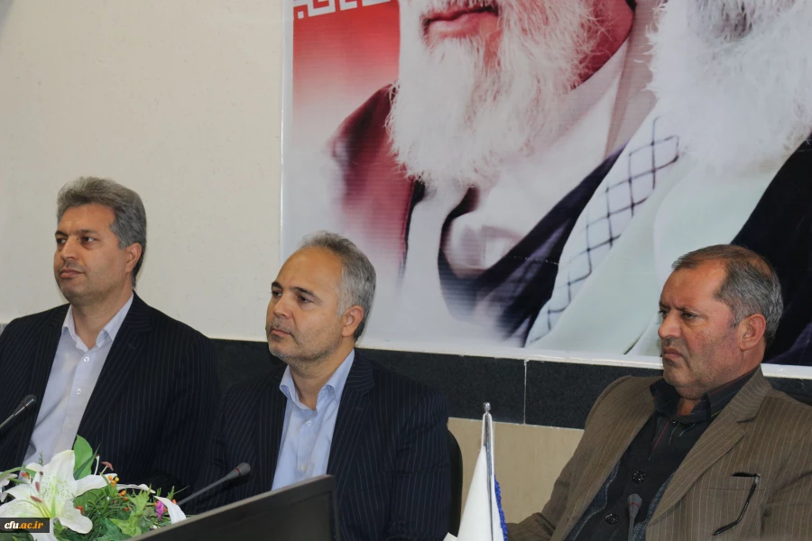 دکتر صفرزاده در سومین جلسه شورای اداری پردیس های خراسان شمالی خطاب به کلیه کارکنان گفت:
امروز مسائل و دغدغه دانشگاه نباید فقط مختص شخص مسئول دانشگاه باشد 2