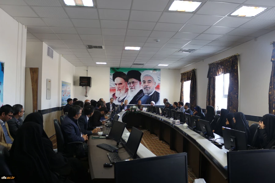 دکتر صفرزاده در سومین جلسه شورای اداری پردیس های خراسان شمالی خطاب به کلیه کارکنان گفت:
امروز مسائل و دغدغه دانشگاه نباید فقط مختص شخص مسئول دانشگاه باشد 2