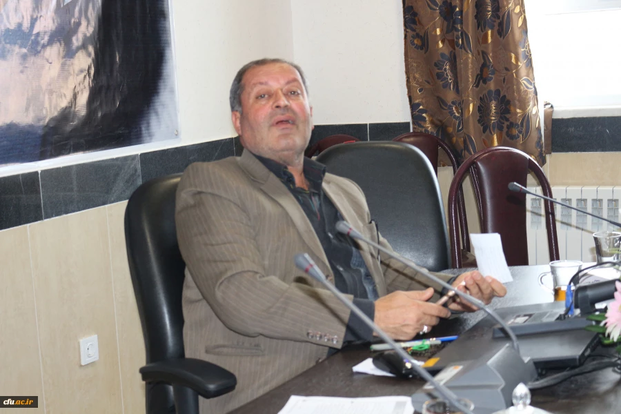 دکتر صفرزاده در سومین جلسه شورای اداری پردیس های خراسان شمالی خطاب به کلیه کارکنان گفت:
امروز مسائل و دغدغه دانشگاه نباید فقط مختص شخص مسئول دانشگاه باشد 2