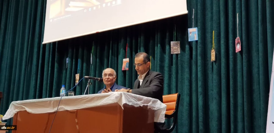 گرامیداشت هفته کتاب و کتابخوانی در دانشگاه فرهنگیان کرمان