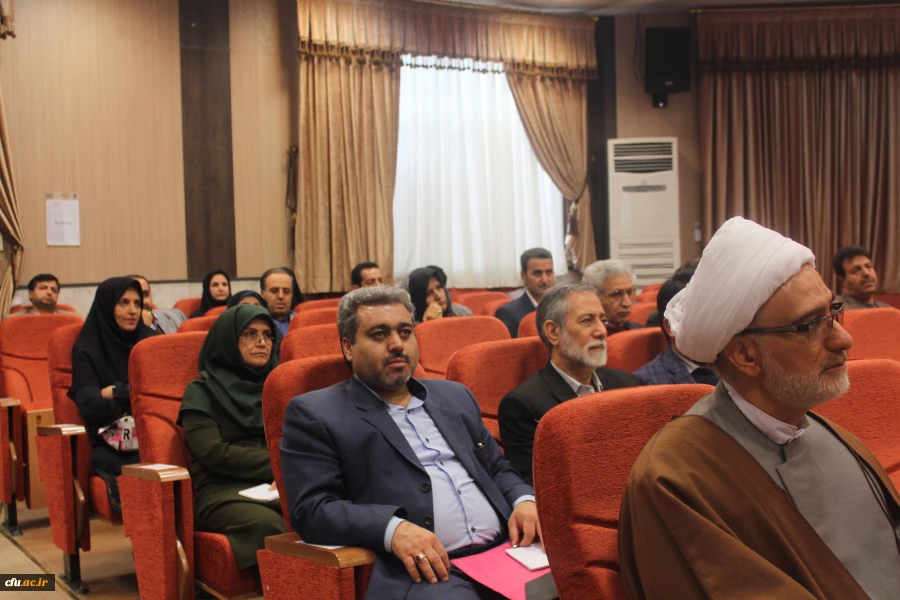 رییس دانشگاه فرهنگیان جلسه اعضای کارگروه های تامین و تولید محتوای آموزشی :

وجود محتوای قوی و مناسب می تواند در کنار معلمان به آموزش مطلوب و فاخر منجر شود 3