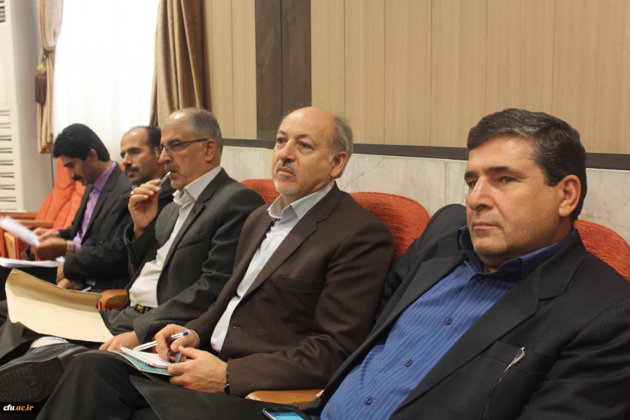 رییس دانشگاه فرهنگیان جلسه اعضای کارگروه های تامین و تولید محتوای آموزشی :

وجود محتوای قوی و مناسب می تواند در کنار معلمان به آموزش مطلوب و فاخر منجر شود 4