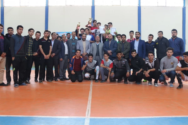 برگزاری مسابقات فوتبال دانشجویان پردیس امام محمد باقر(ع) بجنورد( پردیس برادران) به مناسبت گرامیداشت دوشهید گمنام و کمک به دانش آموزان بی سرپرست و کم بضاعت 7