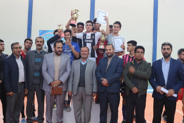 برگزاری مسابقات فوتبال دانشجویان پردیس امام محمد باقر(ع) بجنورد( پردیس برادران) به مناسبت گرامیداشت دوشهید گمنام و کمک به دانش آموزان بی سرپرست و کم بضاعت 8