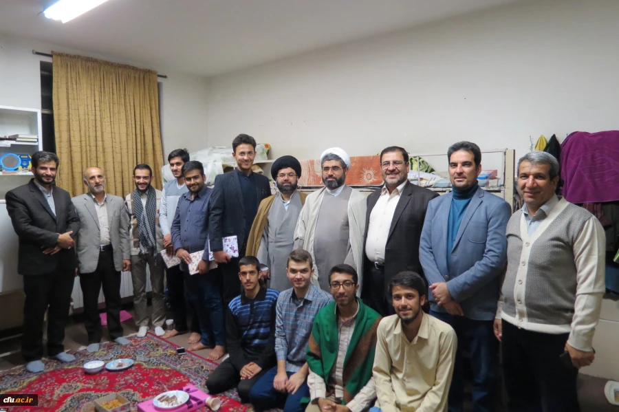 دیدار صمیمانه مدیر کل دانشجویی و مدیر پردیس های استان قم با دانشجو معلمان اهل سنت به مناسب هفته وحدت