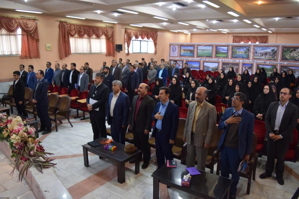 همایش مدیران میزبان