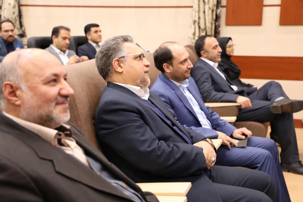 دکتر کچوئیان در هفتمین گردهمایی کارشناسان هوشمند سازی عنوان کرد:

 اولین و کوتاهترین راه افزایش کیفیت در سازمان توانمند سازی و آموزش است 2