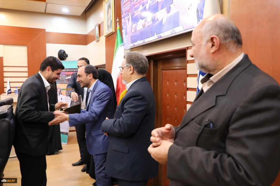 دکتر کچوئیان در هفتمین گردهمایی کارشناسان هوشمند سازی عنوان کرد:

 اولین و کوتاهترین راه افزایش کیفیت در سازمان توانمند سازی و آموزش است 7