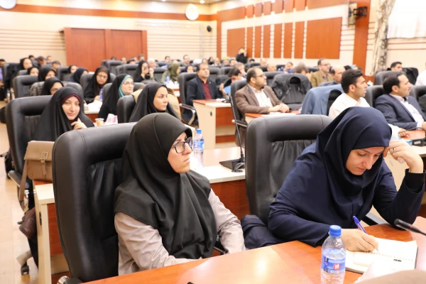 دکتر کچوئیان در هفتمین گردهمایی کارشناسان هوشمند سازی عنوان کرد:

 اولین و کوتاهترین راه افزایش کیفیت در سازمان توانمند سازی و آموزش است 10