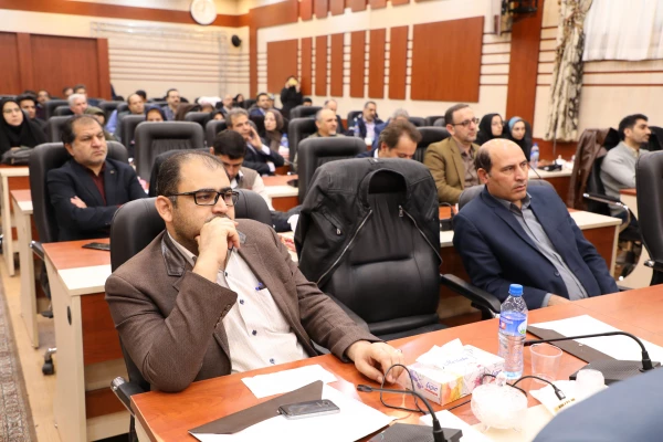 دکتر کچوئیان در هفتمین گردهمایی کارشناسان هوشمند سازی عنوان کرد:

 اولین و کوتاهترین راه افزایش کیفیت در سازمان توانمند سازی و آموزش است 11