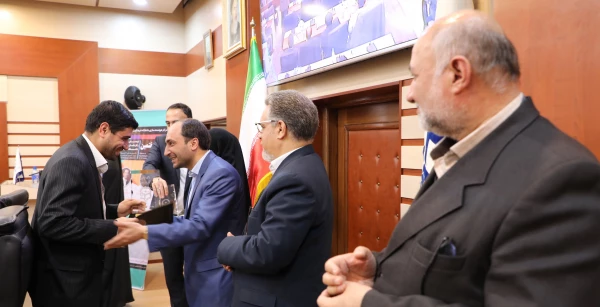 اختتامیه هفتمین گردهمایی کارشناسان هوشمندسازی سراسر کشور دانشگاه فرهنگیان برگزار شد

تقدیر و معرفی طرح های پیشنهادی و کارشناسان برگزیده هوشمند سازی 4