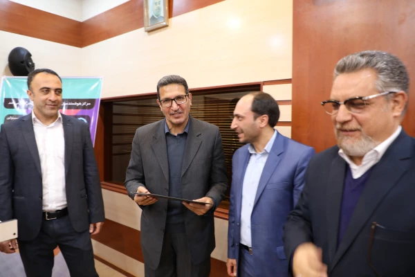 اختتامیه هفتمین گردهمایی کارشناسان هوشمندسازی سراسر کشور دانشگاه فرهنگیان برگزار شد

تقدیر و معرفی طرح های پیشنهادی و کارشناسان برگزیده هوشمند سازی 5