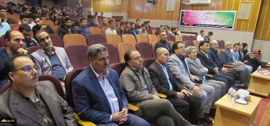 دکتر محمدی در جمع دانشجومعلمان استان البرز

فعالیت های فرهنگی و اجتماعی بستری مناسب برای تربت معلم مهارتی است 4