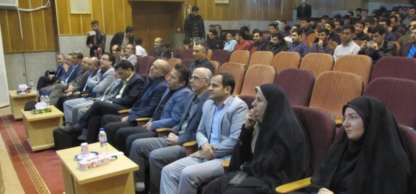 دکتر محمدی در جمع دانشجومعلمان استان البرز

فعالیت های فرهنگی و اجتماعی بستری مناسب برای تربت معلم مهارتی است 3