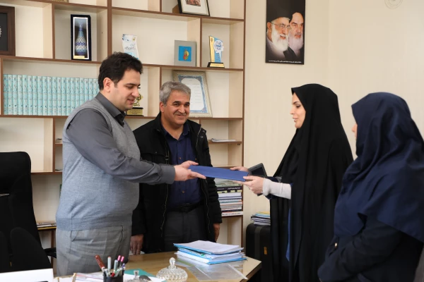 دکتر روشندل معاون آموزشی و تحصیلات تکمیلی:

با فرهنگ بسیجی  و تلاش همراه با بصیرت، رسالت تربیت معلم فاخر دردانشگاه فرهنگیان محقق خواهد شد. 2