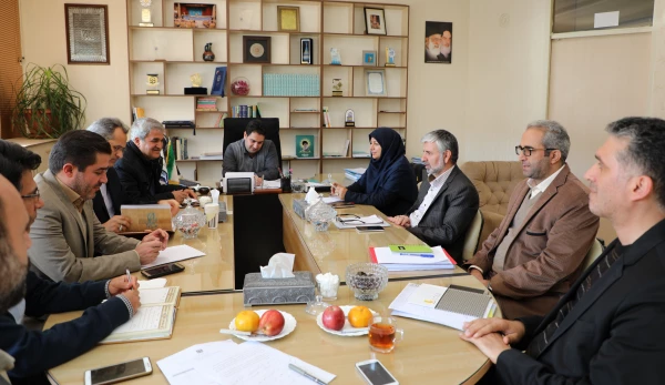 دکتر روشندل معاون آموزشی و تحصیلات تکمیلی:

با فرهنگ بسیجی  و تلاش همراه با بصیرت، رسالت تربیت معلم فاخر دردانشگاه فرهنگیان محقق خواهد شد. 2