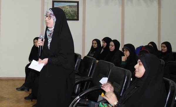 دکتر خدیوی در جمع دانشجومعلمان پردیس فاطمه الزهرا(س) تبریز